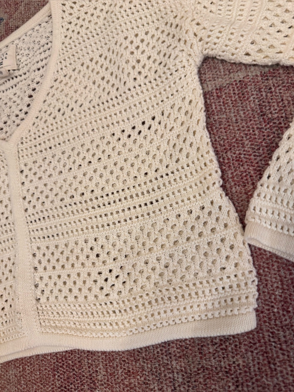 Billabong v neck crochet v neck long sleeve cream sweater sz small like new - Picture 4 of 9